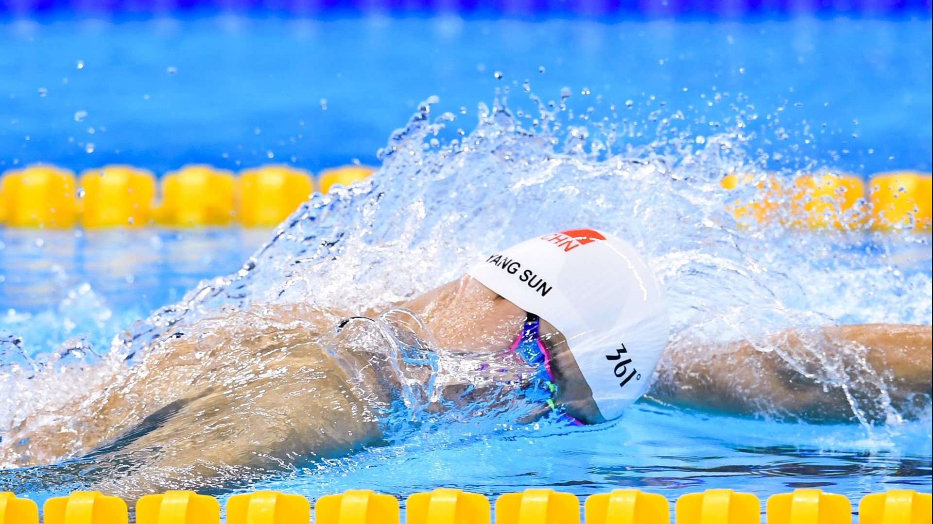 石宇奇扛起全队，国羽男团憾负泰国，一场险胜背后的启示